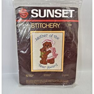 Sunset Stitchery Crewel Embroidery Kit Teddy Bear Mother Award 1983 Vintage NOS